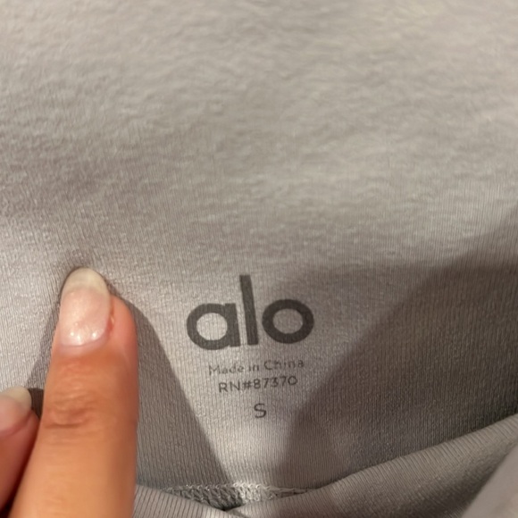 ALO YOGA light gray with silver detail leggings size small - Picture 4 of 6